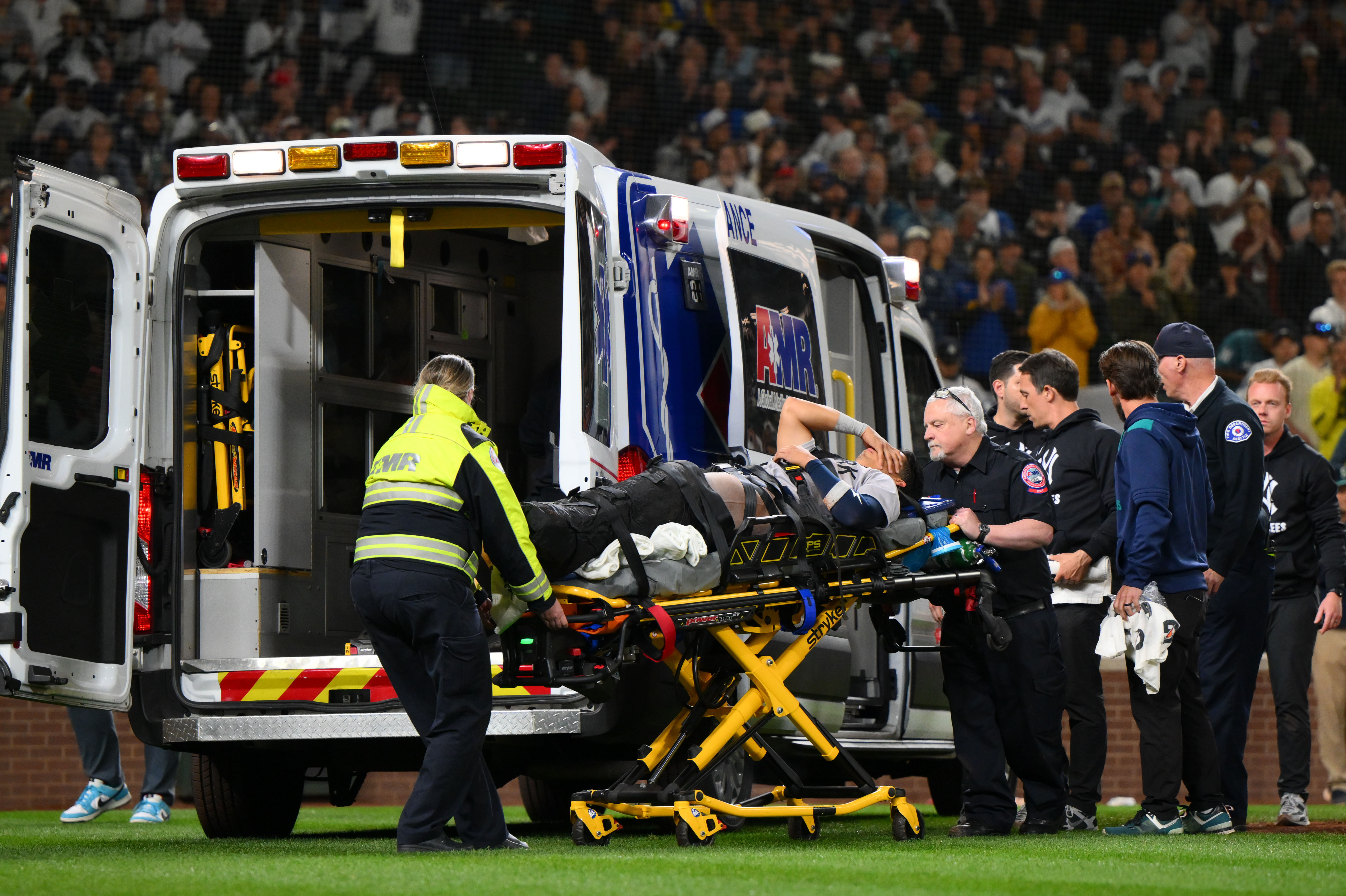 Oswaldo Cabrera went to the hospital (Imagn)